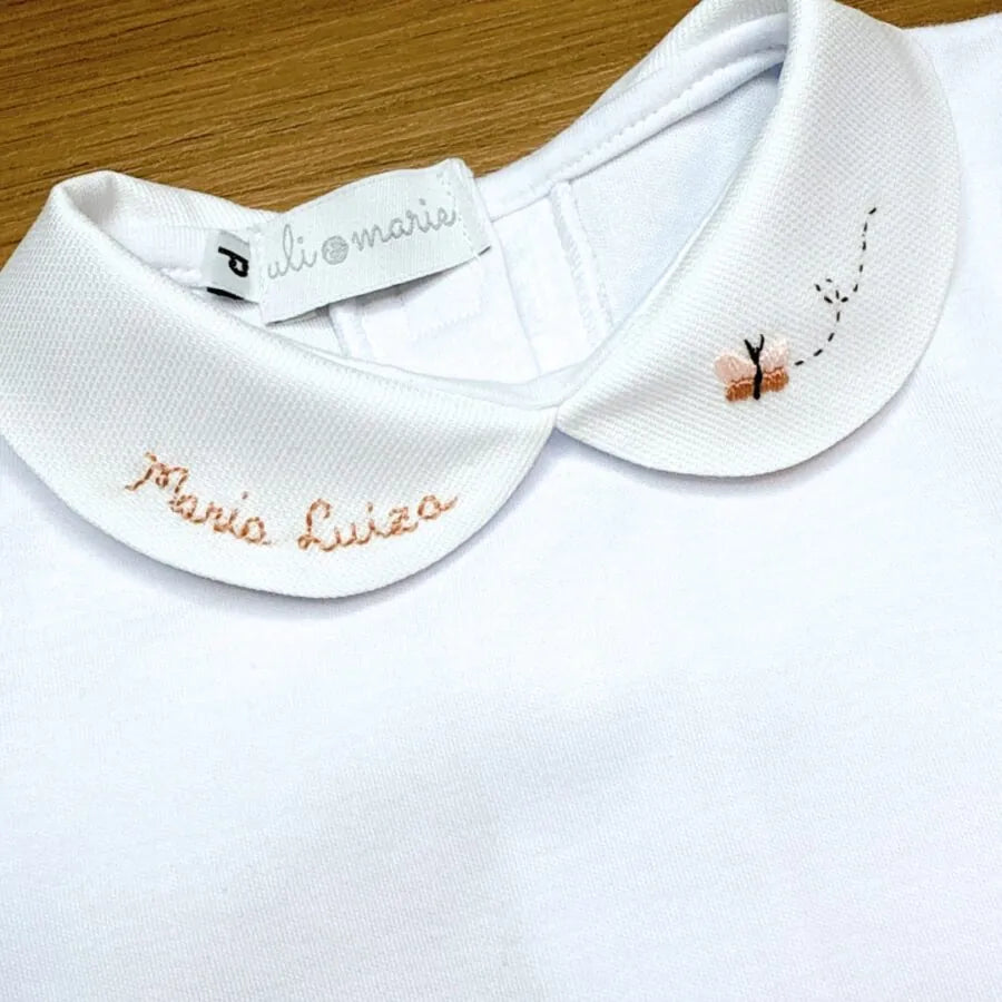 body branco de algodão egípcio com manga longa e gola personalizada maria luiza com bordado de borboleta