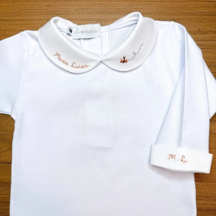 body branco de algodão egípcio com manga longa e gola personalizada maria luiza com bordado de borboleta