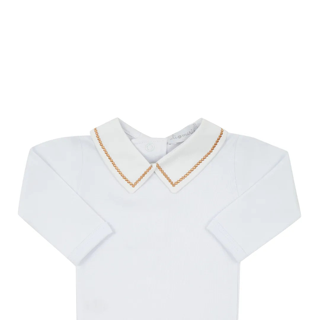 body corda caramelo branco com gola tradicional e bordado caramelo em ponto corda delicado