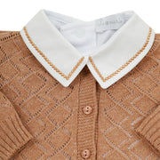 body corda caramelo branco com gola tradicional e bordado caramelo em ponto corda delicado