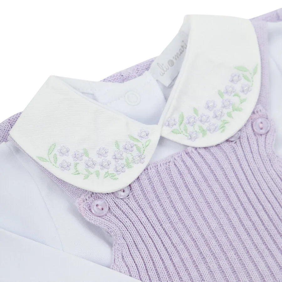 body floreira branco de manga longa com gola redonda bordada com pequenas flores lilás e folhas verdes