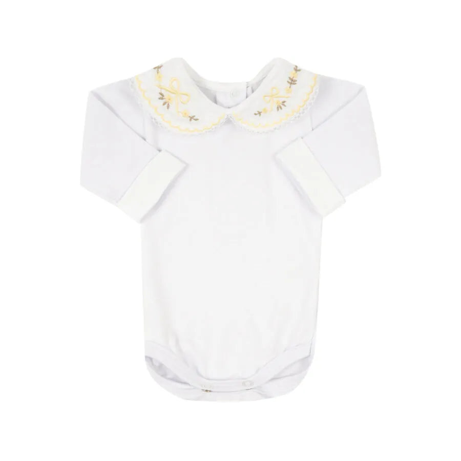body laçarote amarelo bebê em algodão branco com gola bordada de laços e raminhos amarelos com acabamento delicado