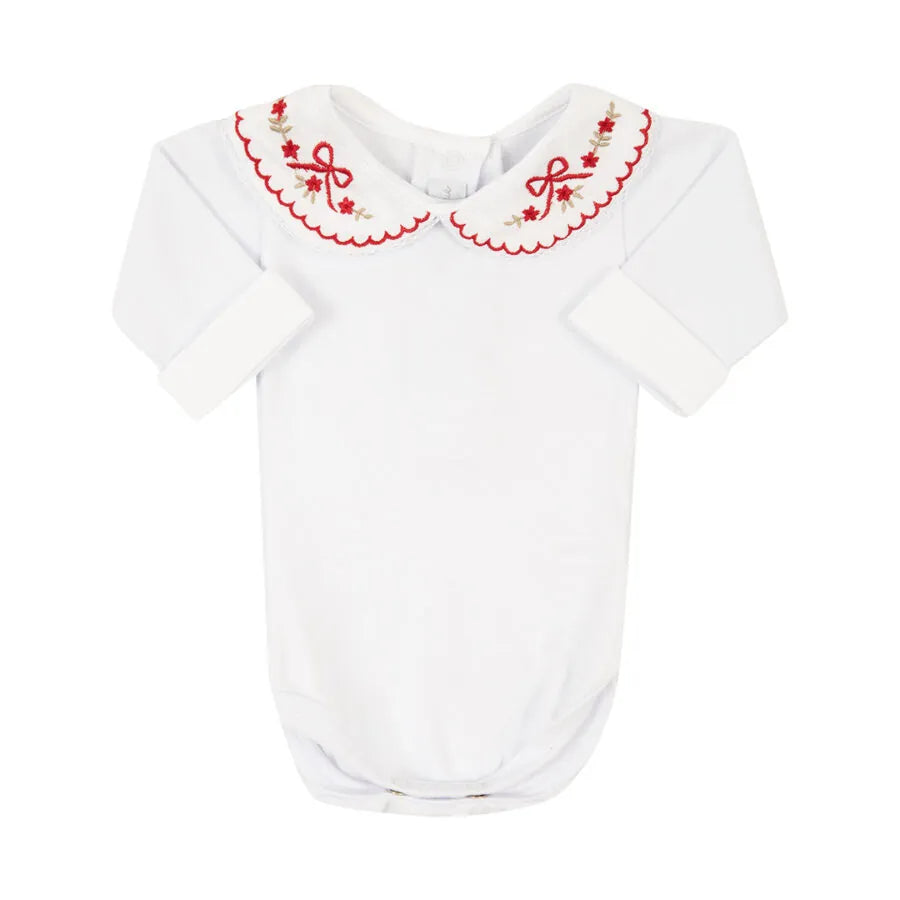 body laçarote vermelho em algodão branco com gola bordada de laços e flores vermelhas com acabamento delicado