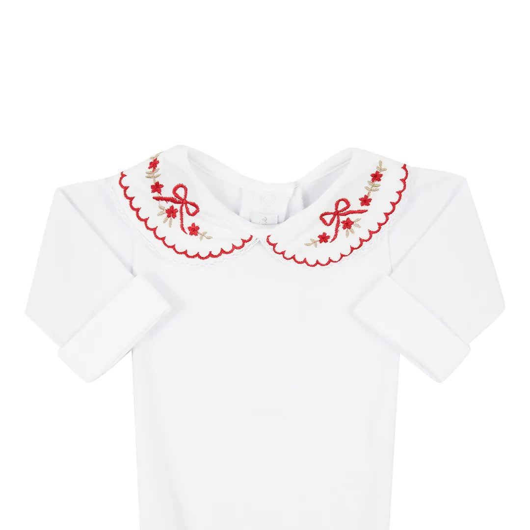 body laçarote vermelho em algodão branco com gola bordada de laços e flores vermelhas com acabamento delicado