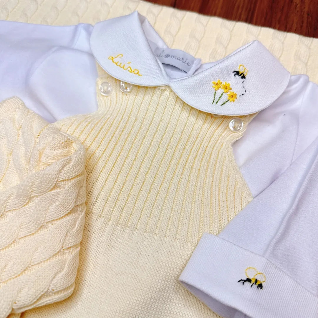 body branco d algodão e manga longa com detalhe personalizado na gola e punho