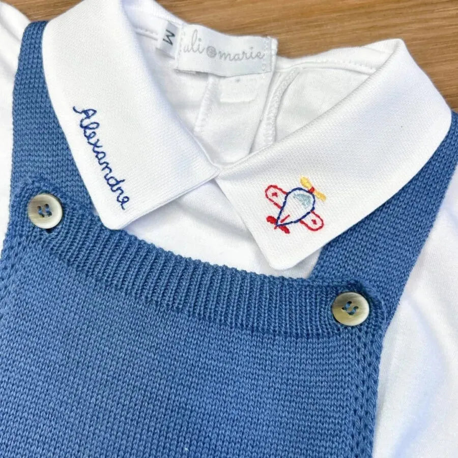 body personalizado para menino branco com gola polo, bordado de desenho e o nome do bebê