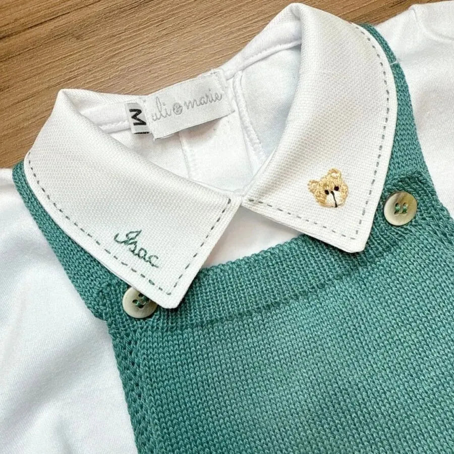 body personalizado para menino branco com gola polo, bordado de desenho e o nome do bebê