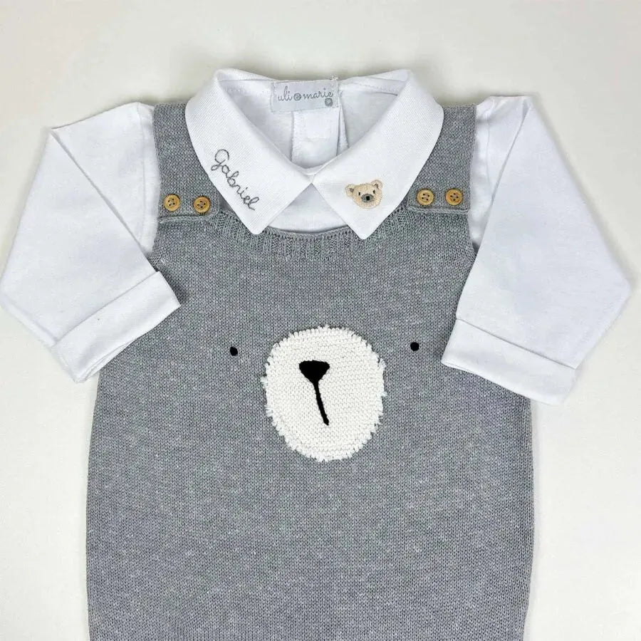 body personalizado para menino branco com gola polo, bordado de desenho e o nome do bebê