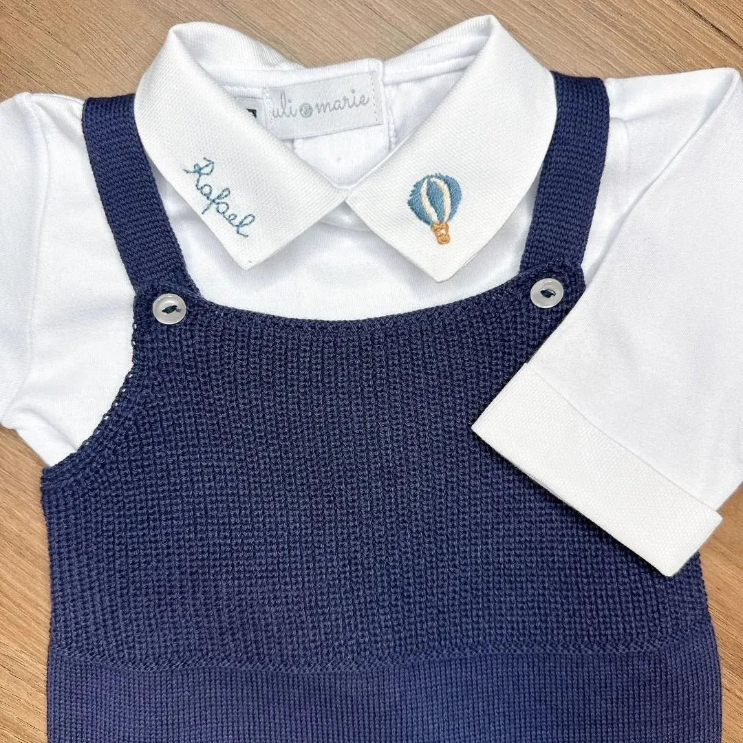 body personalizado para menino branco com gola polo, bordado de desenho e o nome do bebê