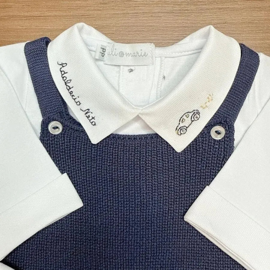 body personalizado para menino branco com gola polo, bordado de desenho e o nome do bebê