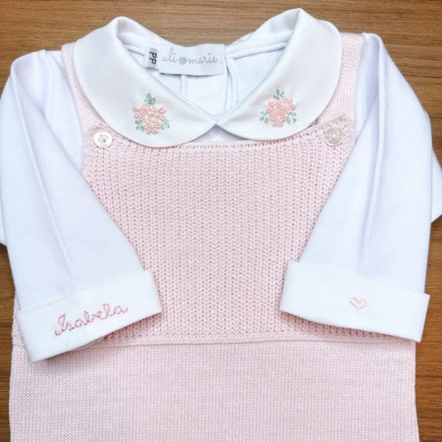 body primavera em algodão egípcio branco, personalizado isabela no punho e bordado de rosas na gola