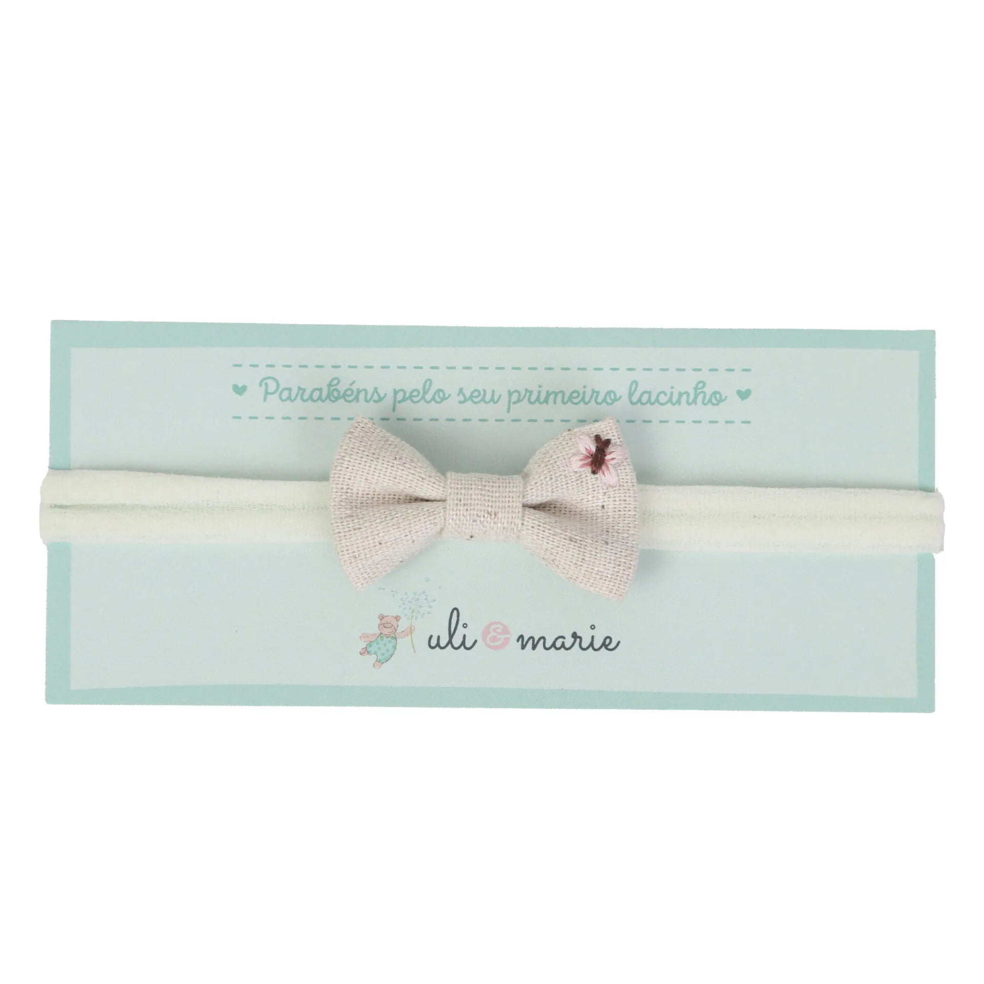 faixa de cabelo borboleta bege com laço em tecido e bordado delicado de borboleta rosa no canto