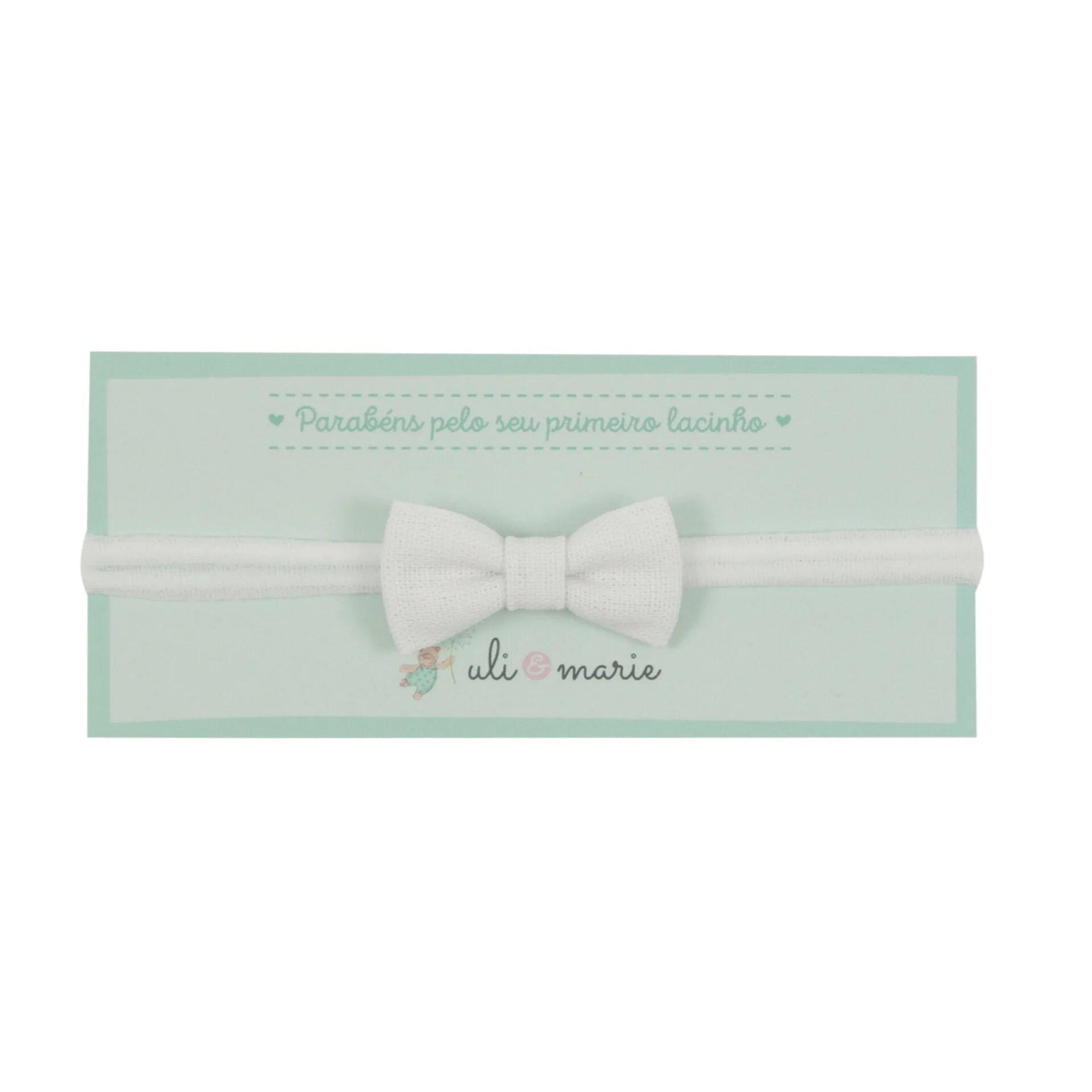 faixa de cabelo branca com laço simples em tecido, ideal para complementar qualquer look de bebê com delicadeza