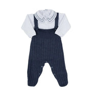 jardineira ulisses azul com body, conjunto em tricô com textura canelada e body branco de gola bordada, elegante e confortável para o bebê