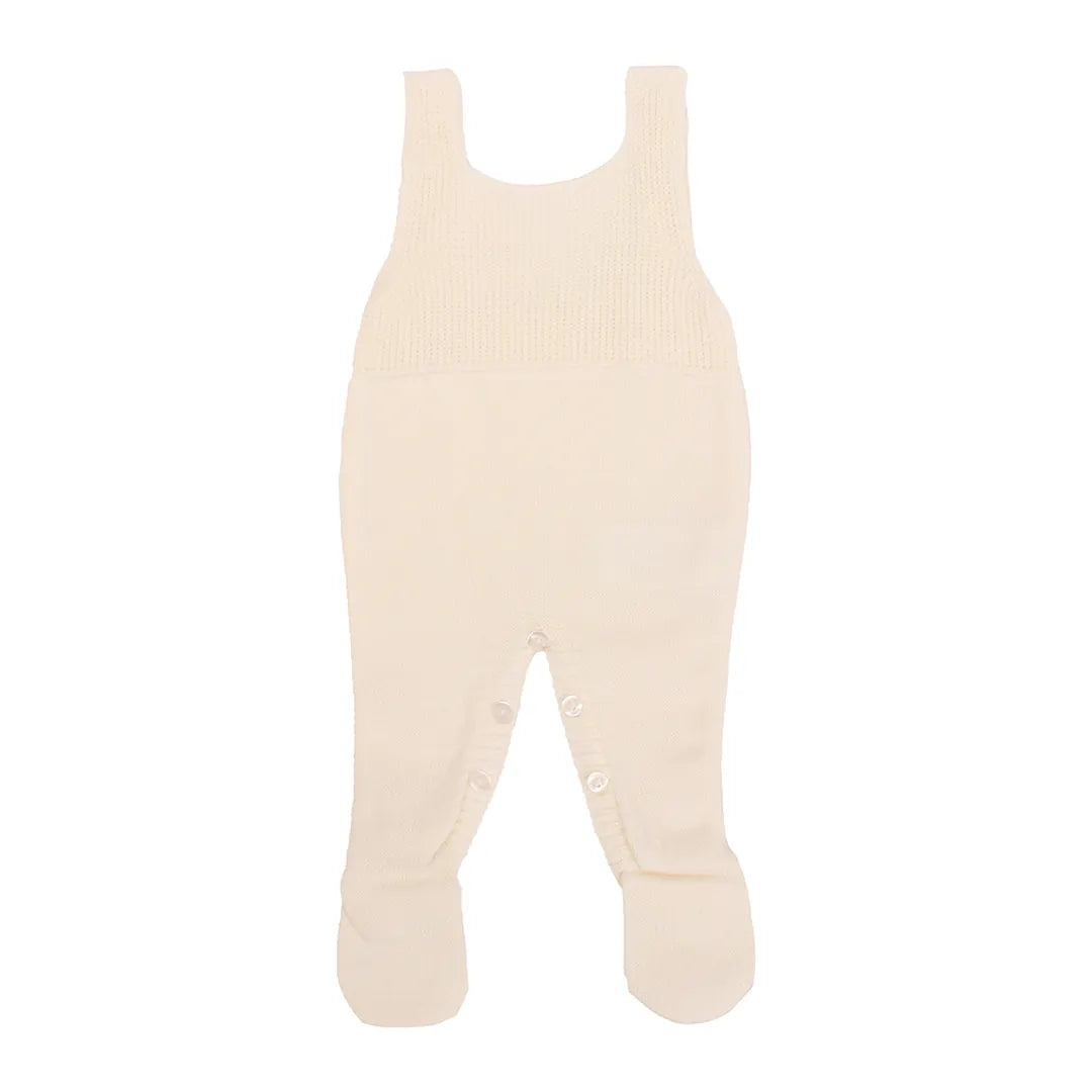 jardineira e casaquinho folhagem off-white em tricot delicado, com botões frontais e ponto vazado de folhas