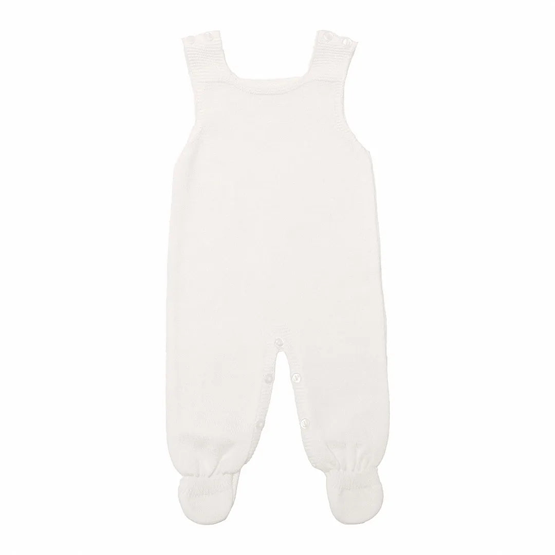 Jardineira e casaquinho de tricot branco modelo Pipoca para bebê, com textura delicada em ponto pipoca, ambos com botões frontais