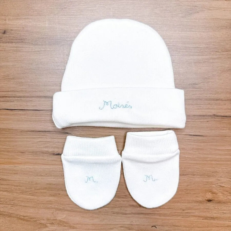 kit gorro e luva personalizado menino branco algodão egípcio com nome chediak bordado