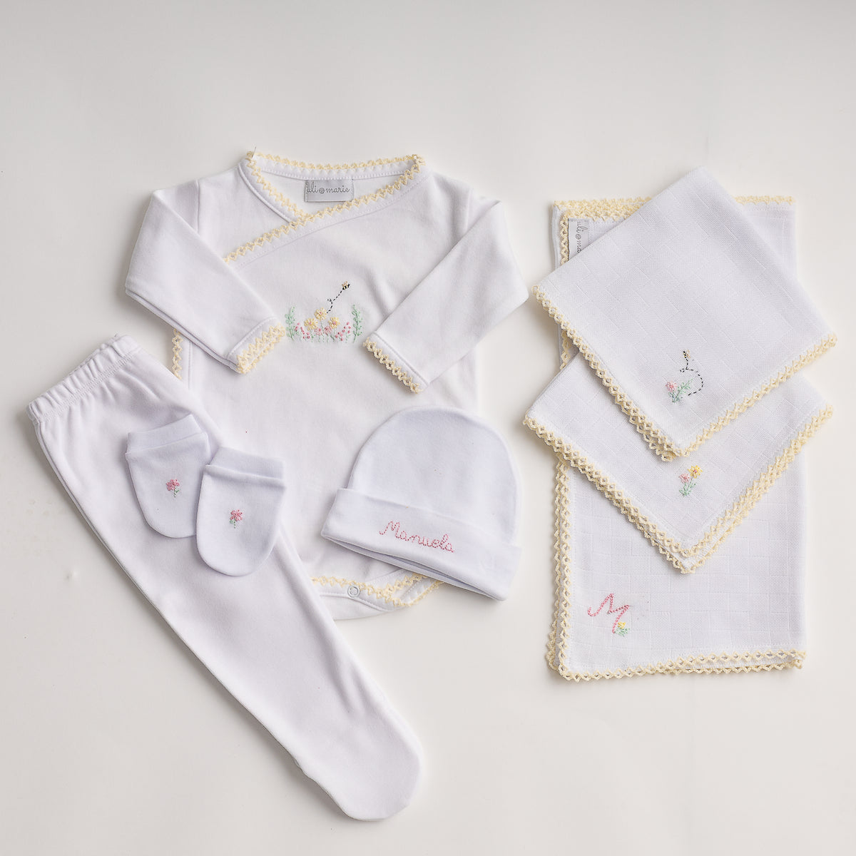 Kit Boas Vindas feito à mão amarelo bebê - 7 peças - Algodão Egípcio