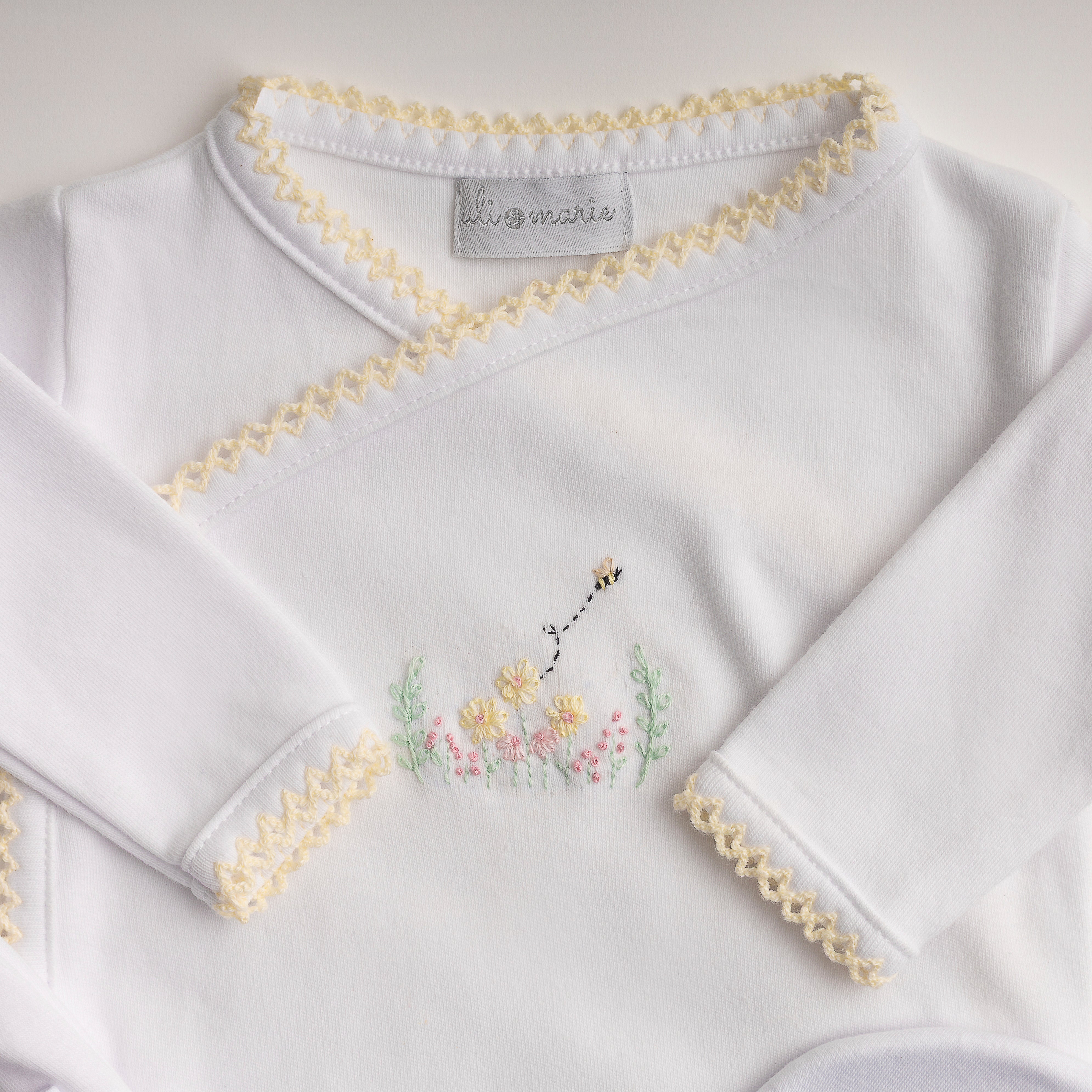 Kit Boas Vindas feito à mão amarelo bebê - 7 peças - Algodão Egípcio