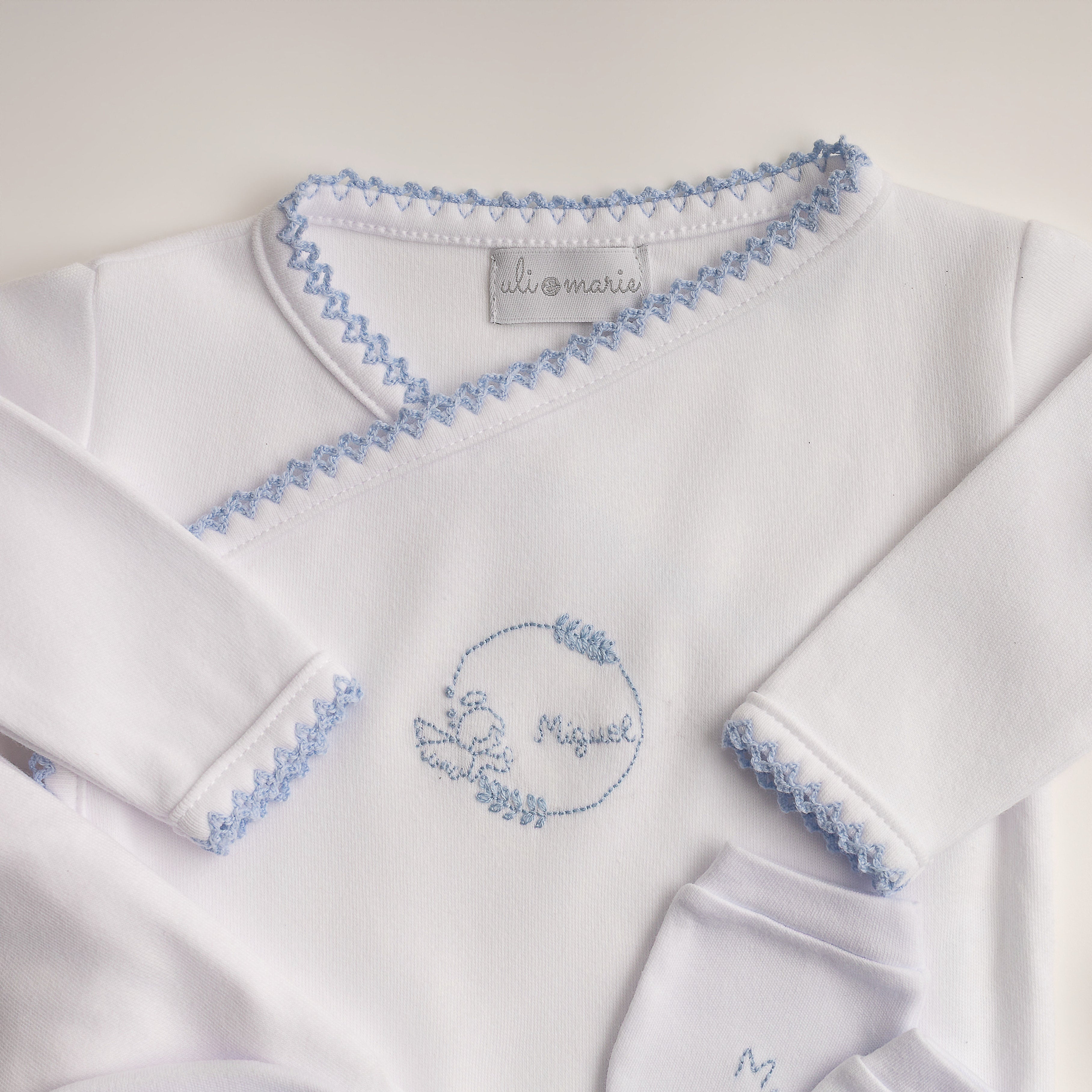 Kit Boas Vindas feito à mão azul bebê - 7 peças - Algodão Egípcio