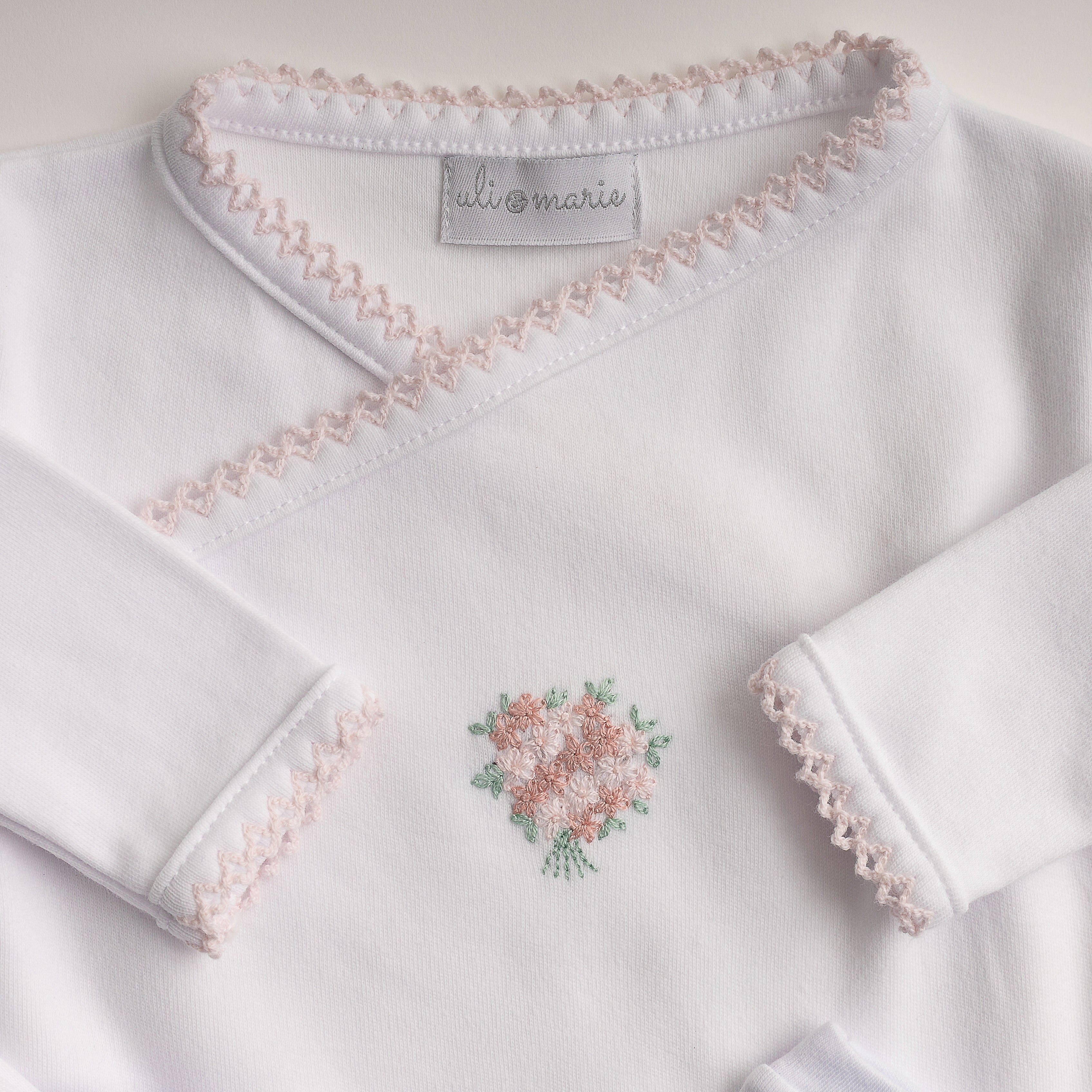 Kit Boas Vindas feito à mão rosa bebê - 7 peças - Algodão Egípcio