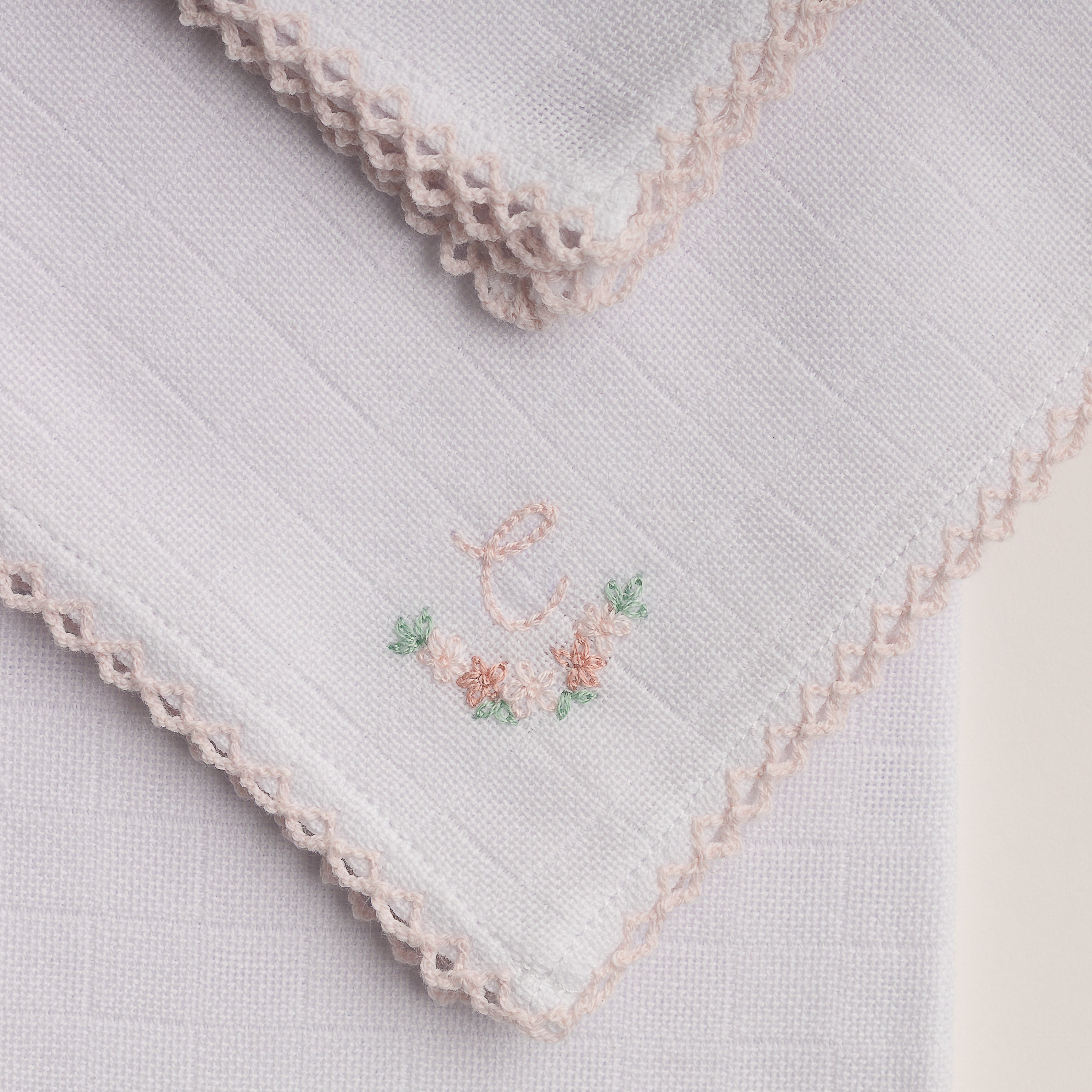 Kit Boas Vindas feito à mão rosa bebê - 7 peças - Algodão Egípcio