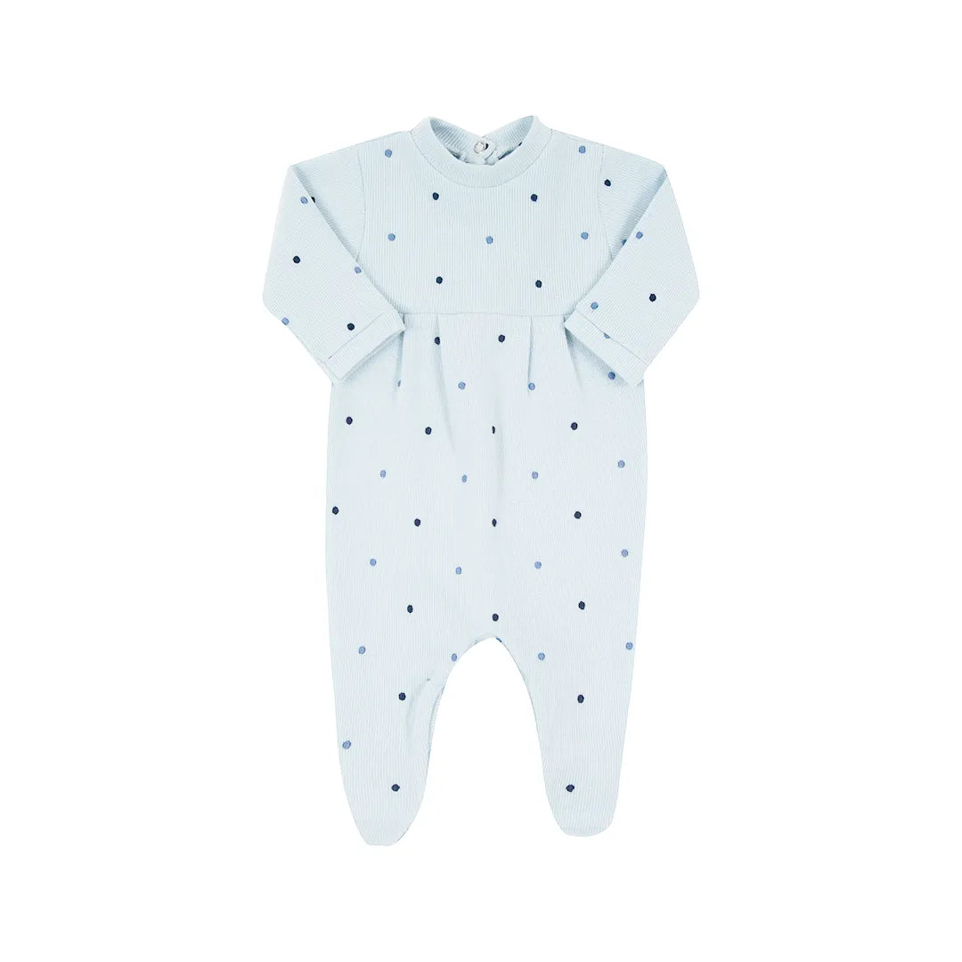 macacão augusto azul bebê em algodão com estampa de poás azuis e pala franzida delicada