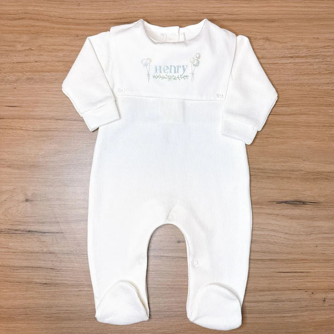 macacão boas-vindas personalizado em tricot branco, com pala lisa e botões de pressão na parte inferior