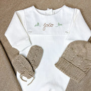 macacão luiz personalizado em tricot branco, com pala lisa e botões de pressão, pronto para bordado do nome