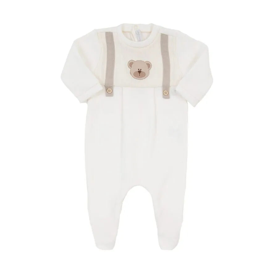 macacão urso branco com suspensórios taupe e bordado de rosto de urso na parte superior central