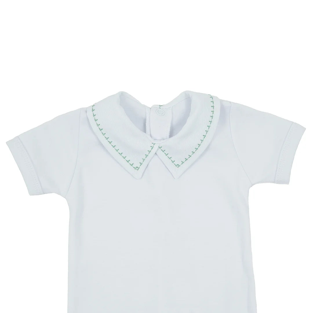 romper bento verde cidreira com tricot de losangos e body branco com bordado verde na gola polo