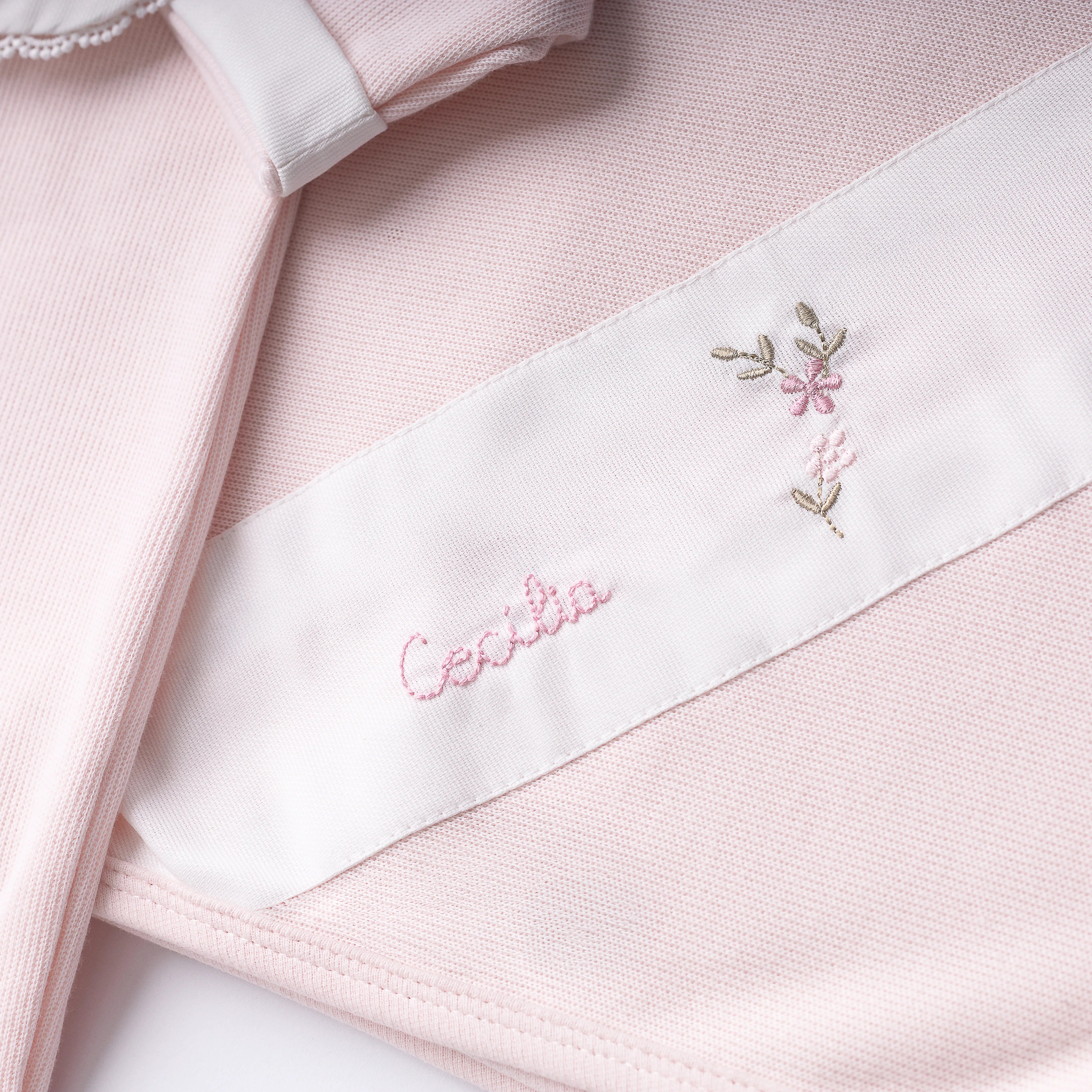 Saída Maternidade Carol personalizada rosa bebê - 2 peças