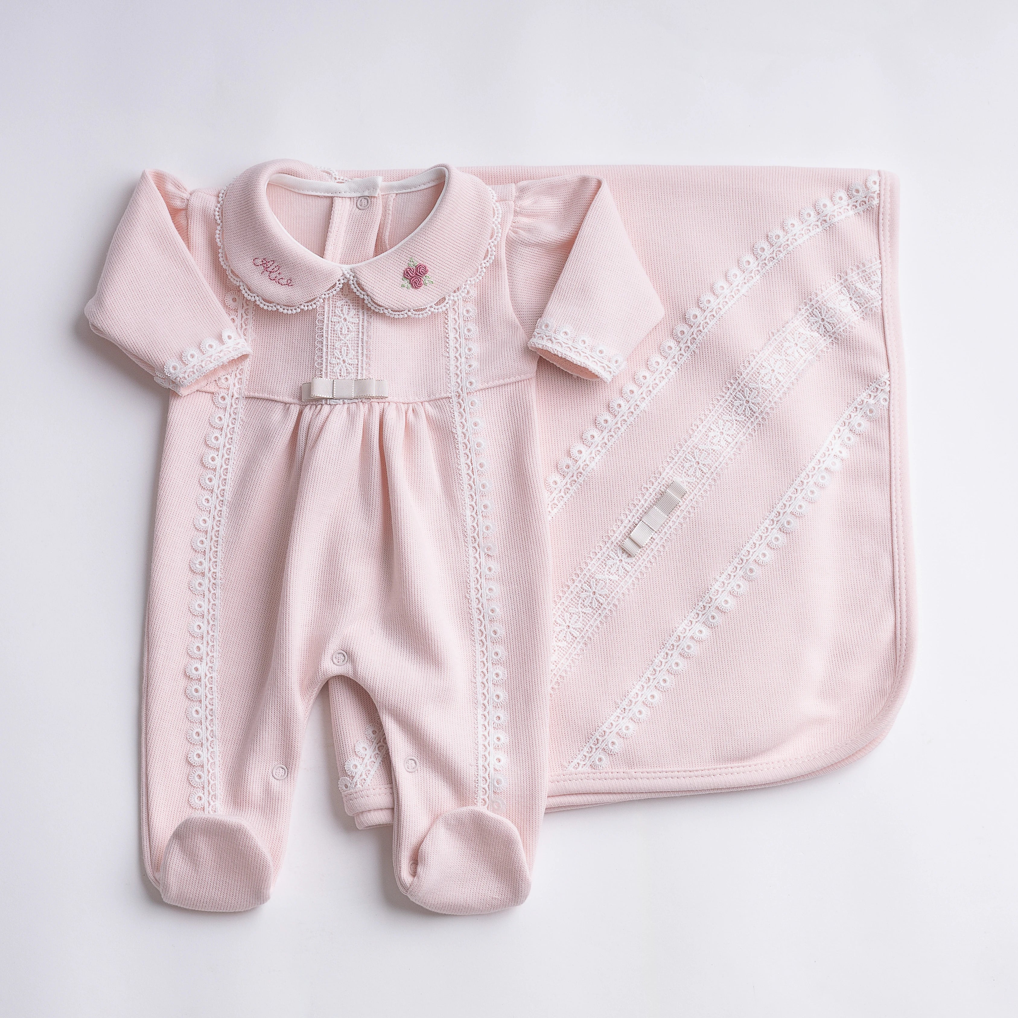 Saída Maternidade Cecília Personalizada Rosa Bebê - 2 peças