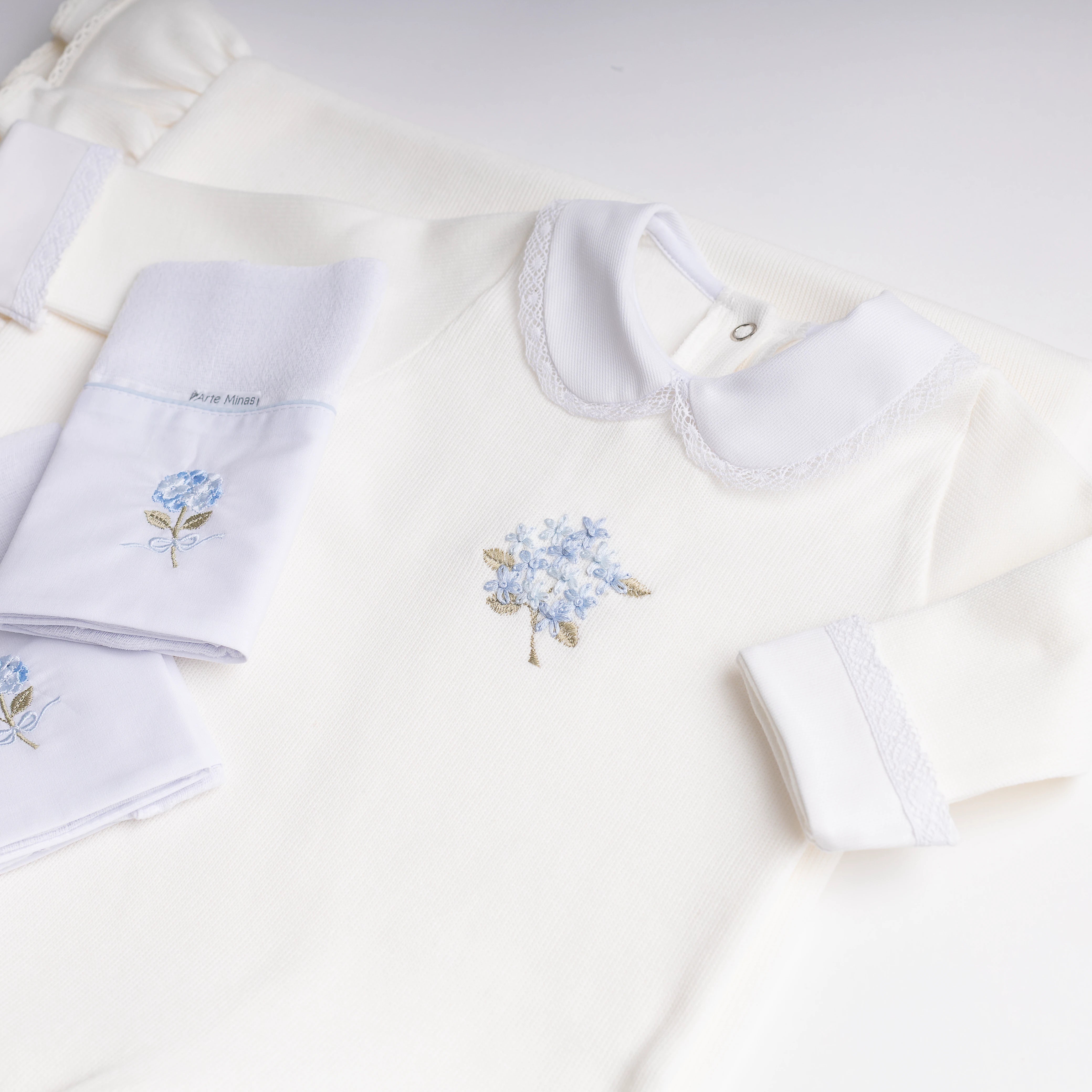 Saída Maternidade Hortênsia Off-white - 4 peças