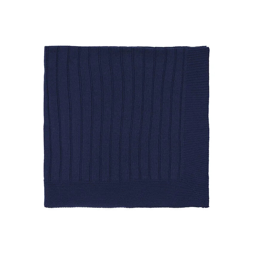 saída maternidade bambu azul marinho, jardineira de tricot com pés e manta com detalhe canelado