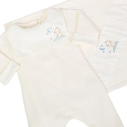 saída maternidade bons sonhos off-white com macacão e manta de tricot, pala bordada com ursinho e lua