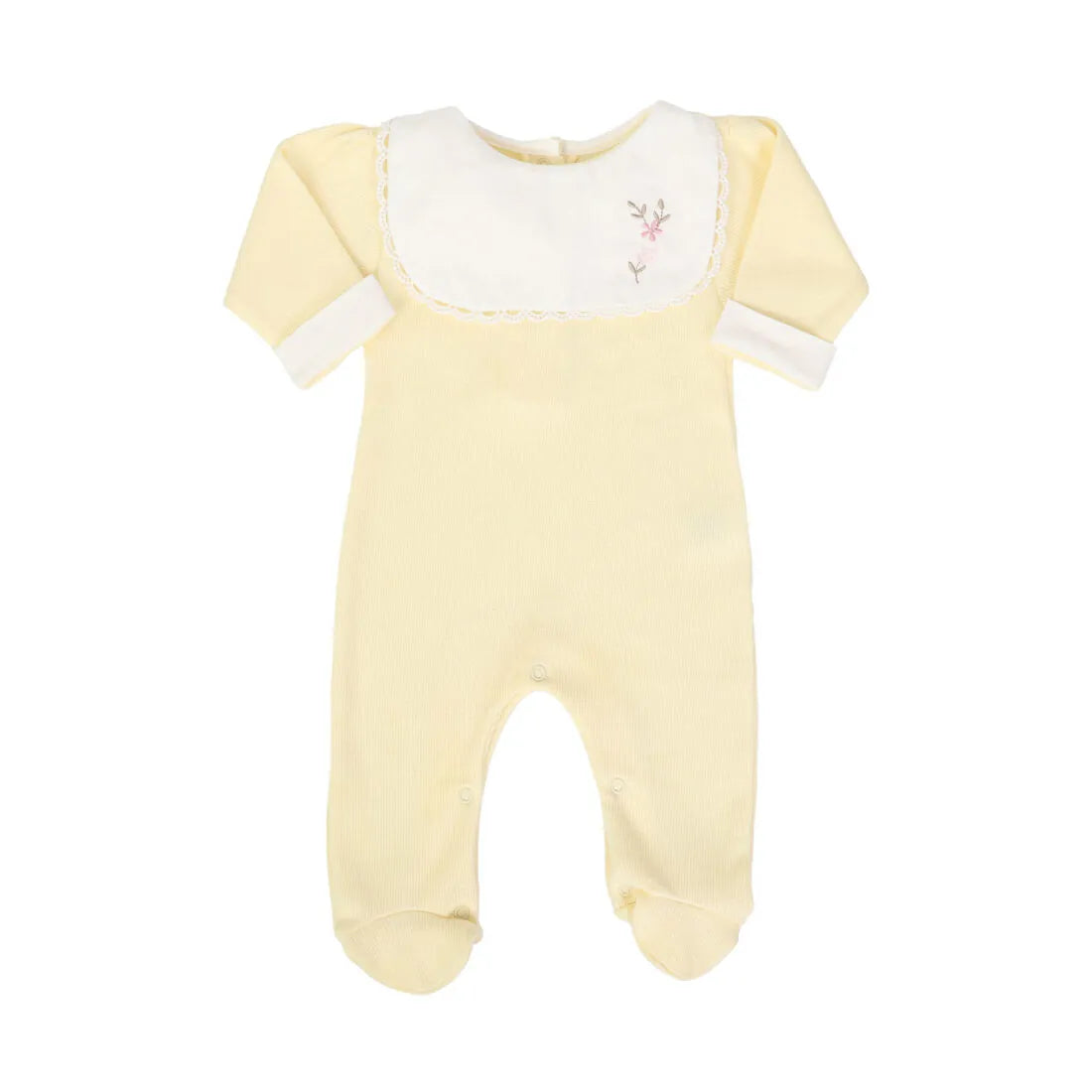 saída maternidade carol amarelo bebê com macacão e manta de tricot, pala branca bordada com flores delicadas
