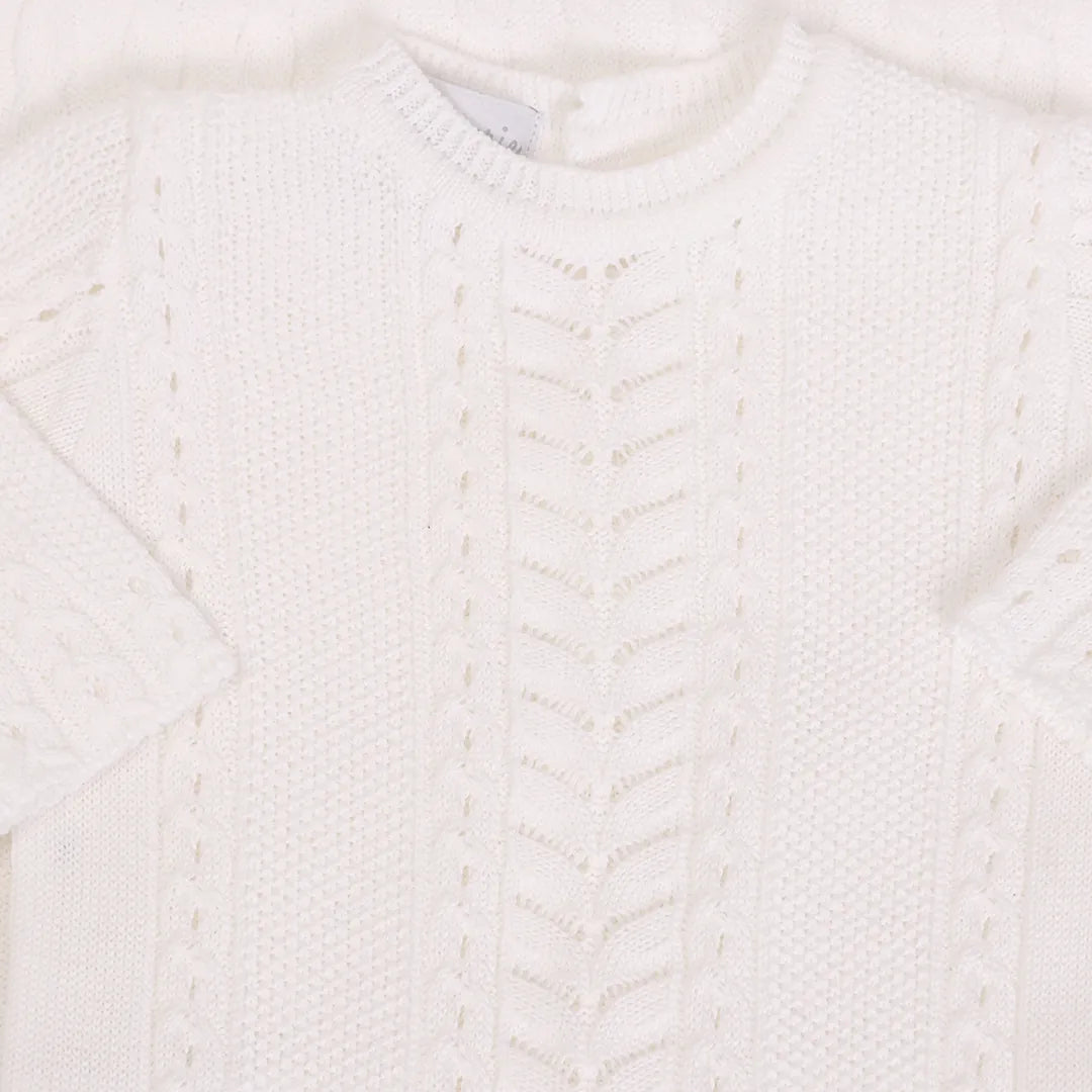 saída maternidade firenze branca com macacão de tricot e manta combinando vista superior