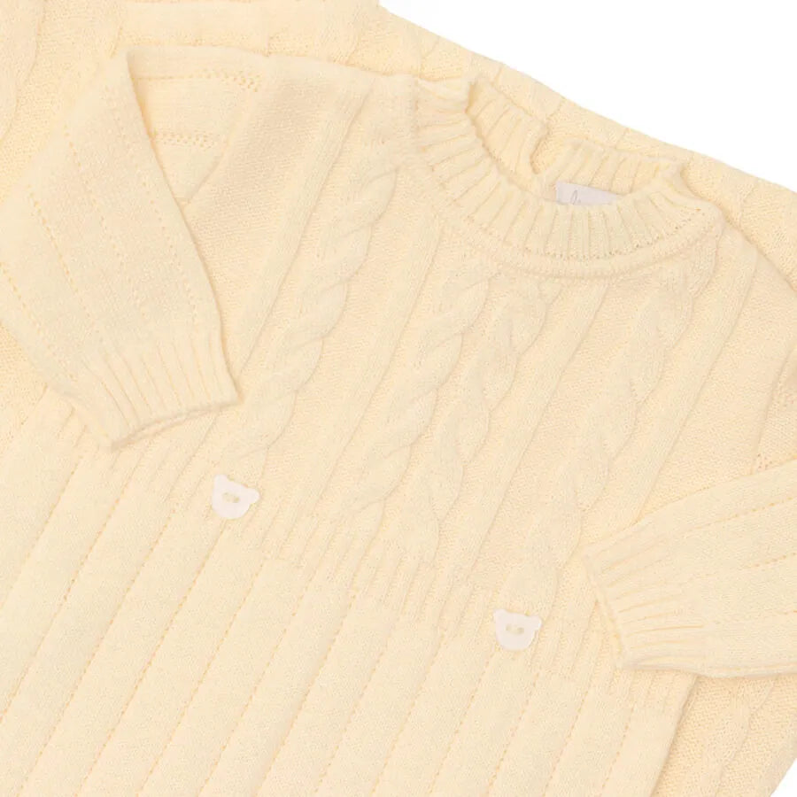 saída maternidade lorenzo amarelo bebê com macacão e manta de tricot, detalhes em ponto trançado clássico