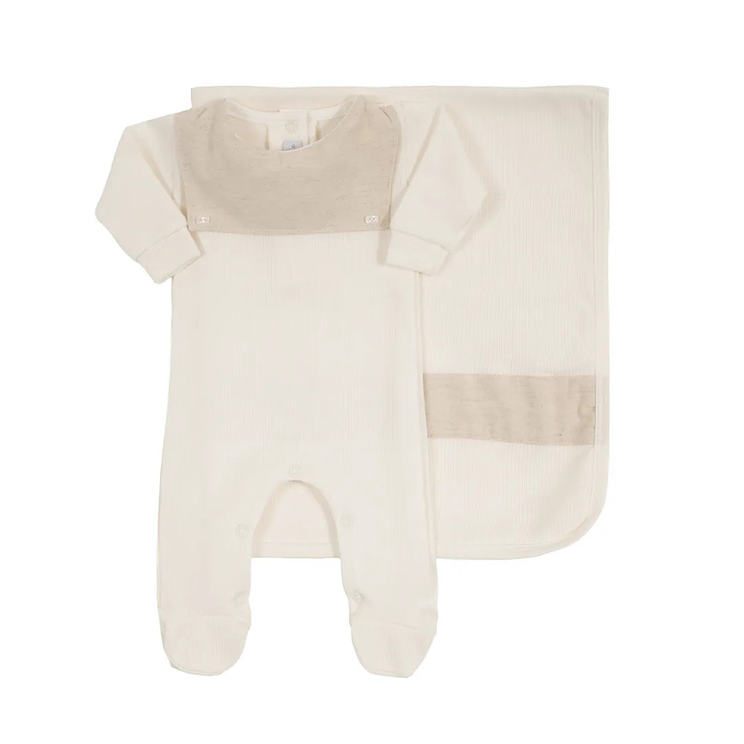 saída maternidade luiz bege com macacão de malha canelada e pala frontal em linho cor areia