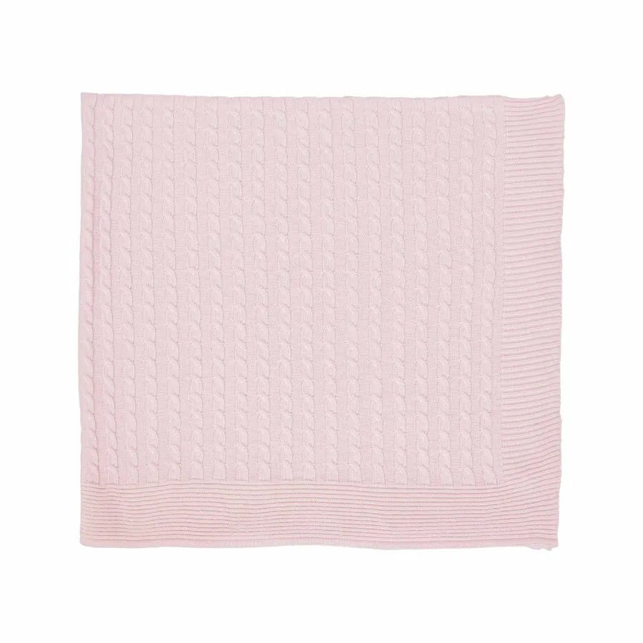 saída maternidade manu rosa bebê com macacão e manta de tricot, detalhes em ponto trançado delicado