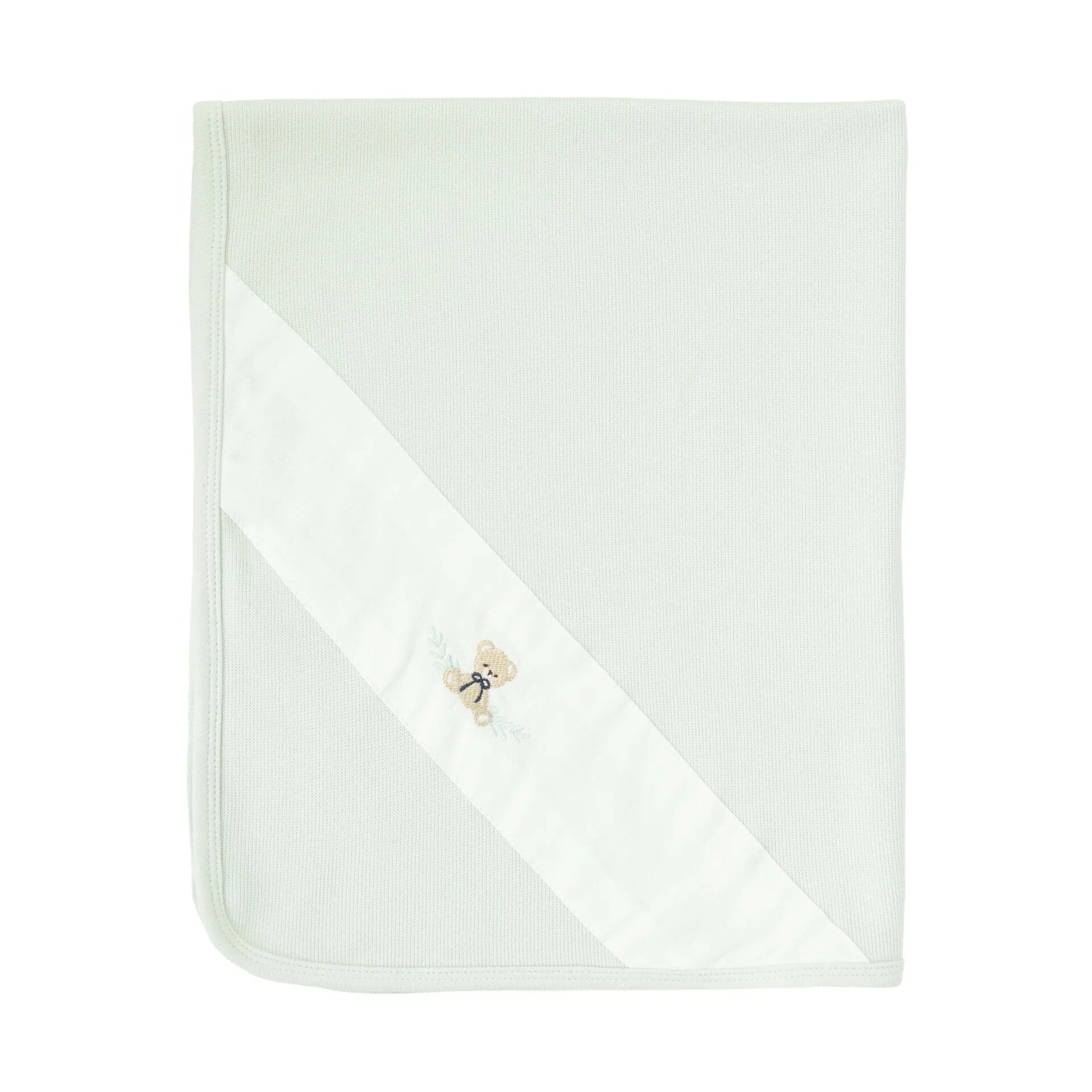 saída maternidade pedro verde malva com macacão e manta de tricot, pala branca bordada com ursinho