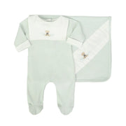 saída maternidade pedro verde malva com macacão e manta de tricot, pala branca bordada com ursinho