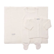 saída maternidade pipoca branca de três peças: macacão, casaquinho texturizado e manta com barra canelada