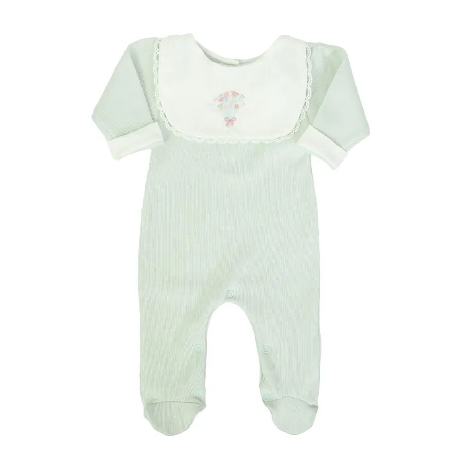 macacão saída maternidade ramalhete verde malva de mangas longas e pala branca bordada com ramalhete e laço rosa