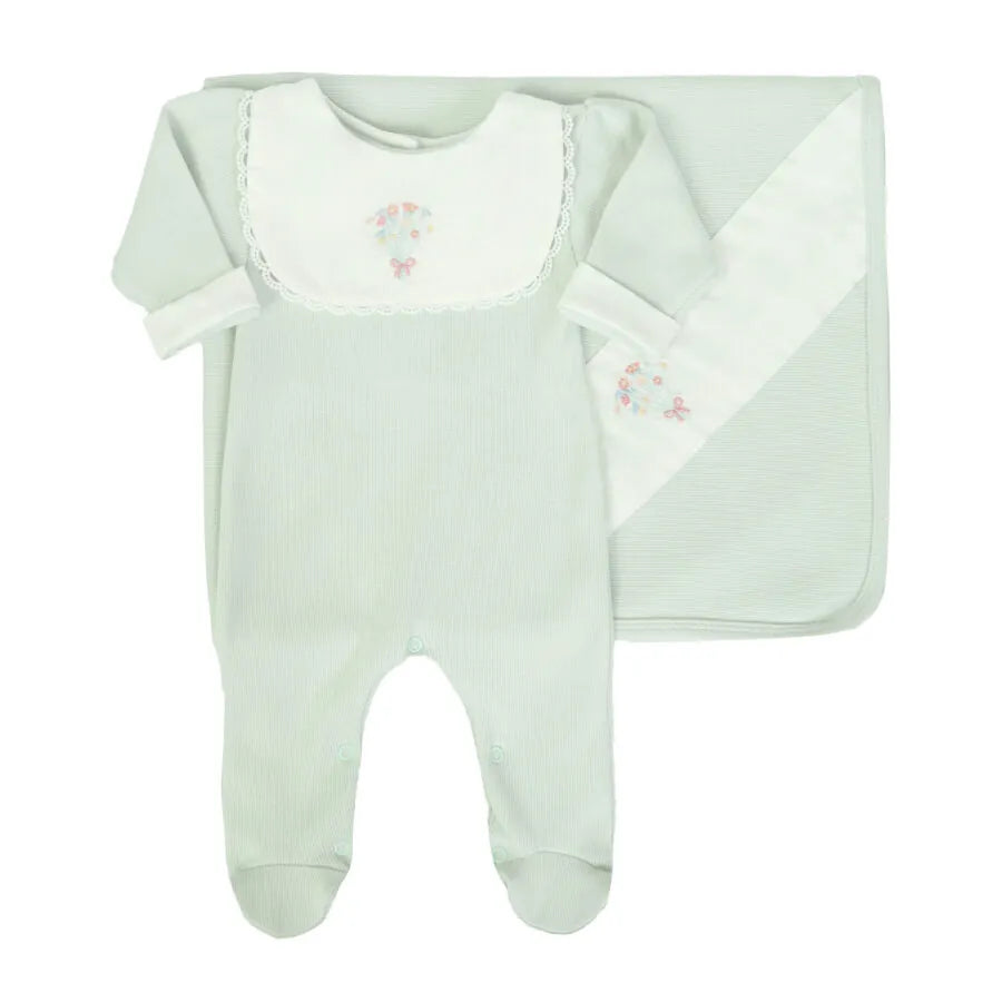 saída maternidade ramalhete verde malva composta por macacão e manta com bordado floral colorido e laço delicado