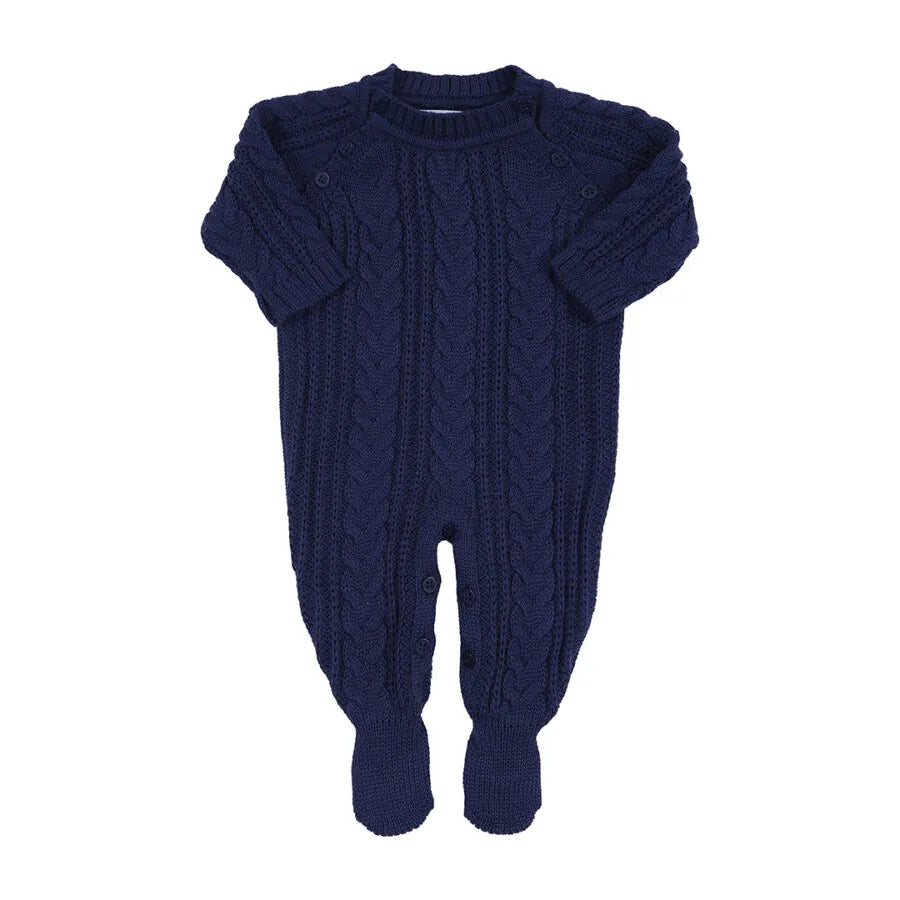 saída maternidade sorrento azul marinho com macacão de tricot e manta combinando vista de cima