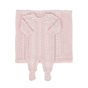 saída maternidade sorrento rosa bebê, macacão de tricot com manga longa e trama trançada sobre a manta