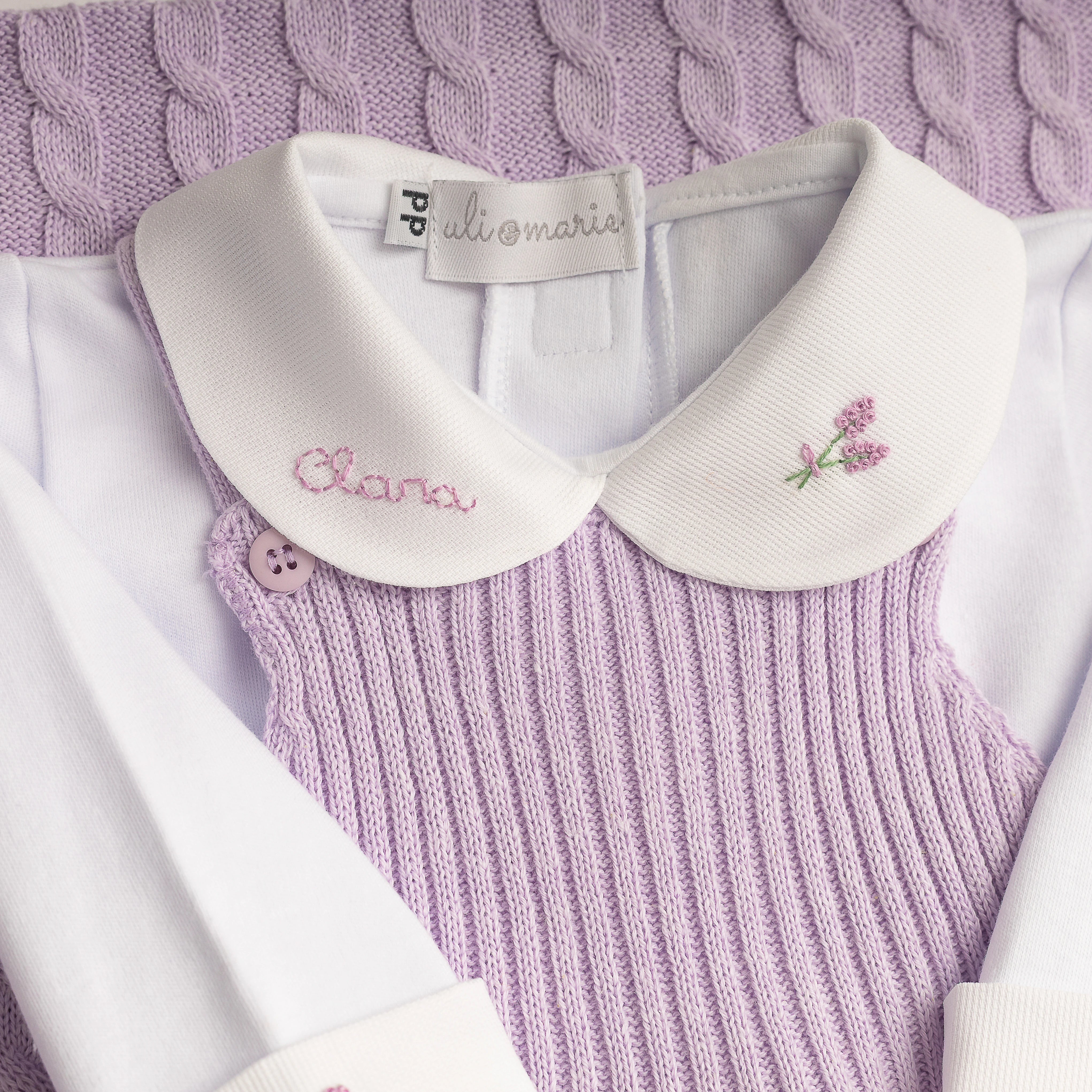 Saída Maternidade Clara lilás com body personalizado - 6 peças