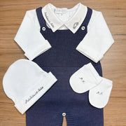saída maternidade carros personalizada, macacão de tricot azul marinho, body e gorro branco